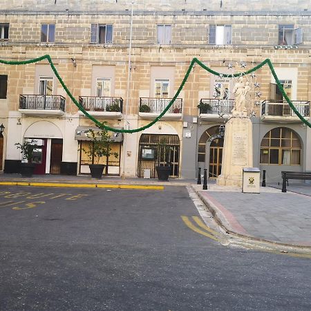 Вилла Two Gate Town House Сенглея Экстерьер фото
